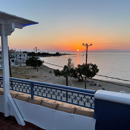 Coralli Rooms & Restaurant 엘라포니소스 외부 사진