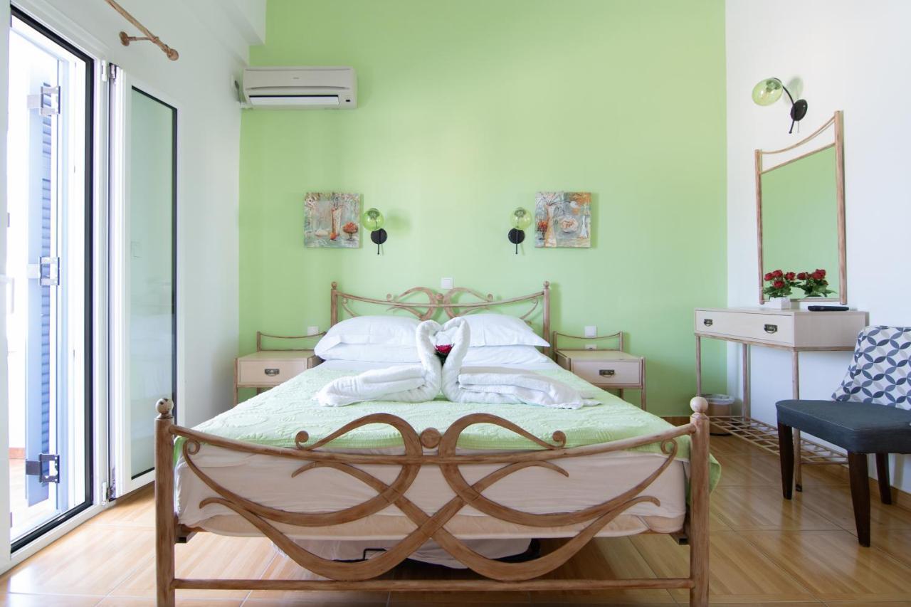 Coralli Rooms & Restaurant 엘라포니소스 외부 사진