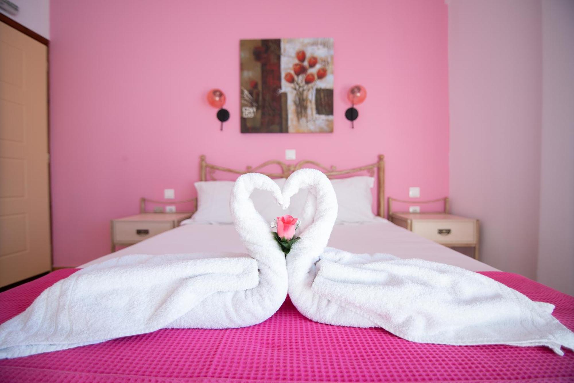 Coralli Rooms & Restaurant 엘라포니소스 외부 사진