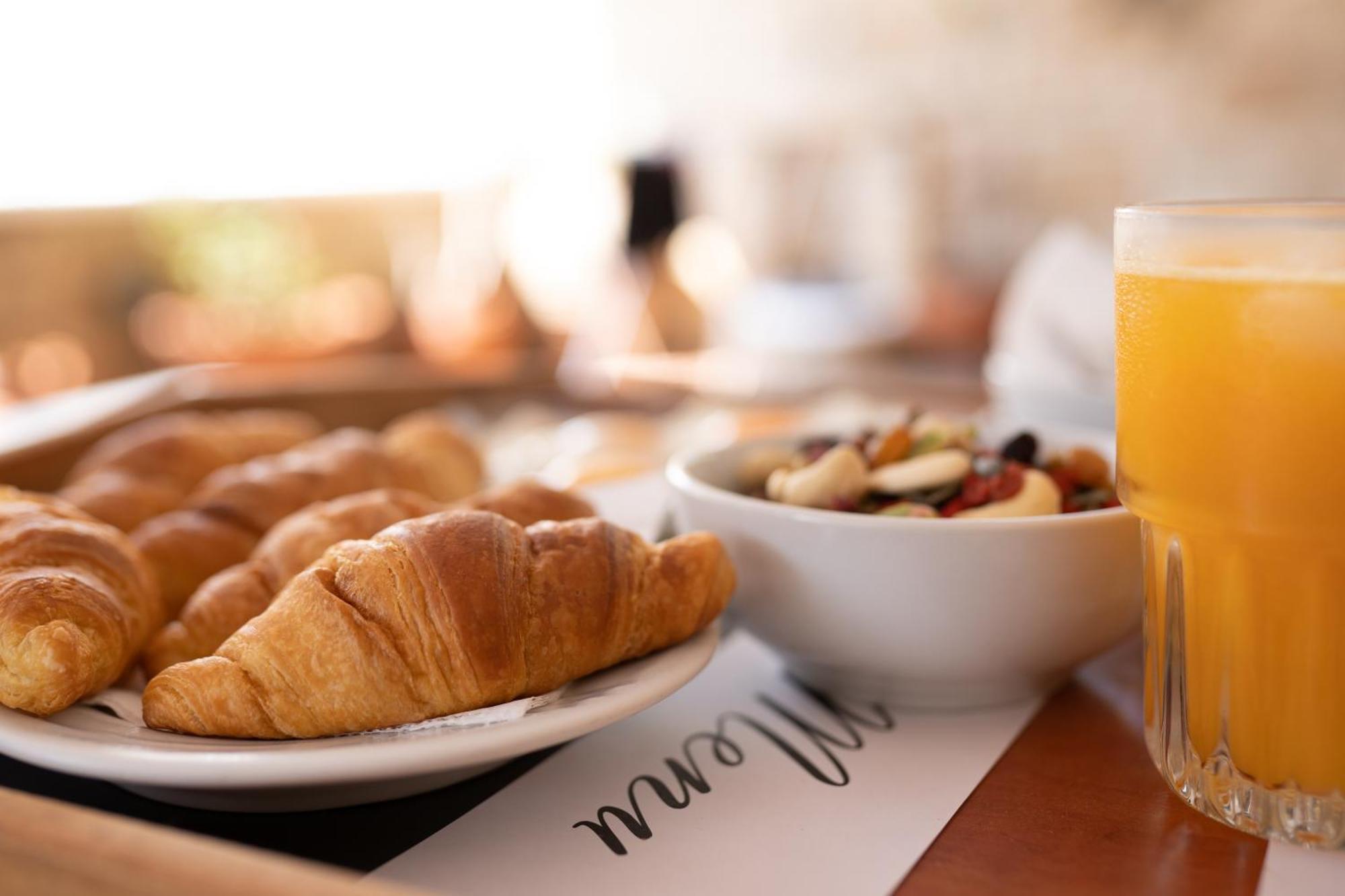 Coralli Rooms & Restaurant 엘라포니소스 외부 사진
