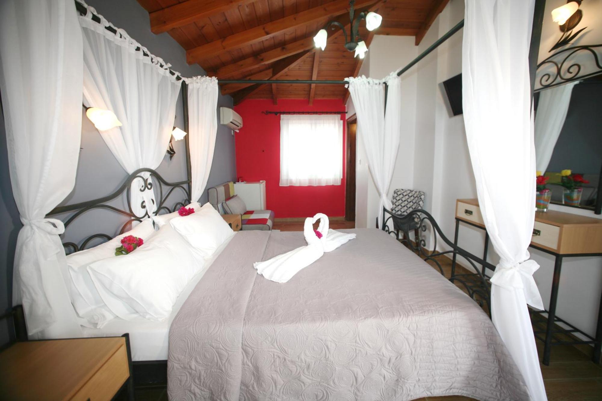 Coralli Rooms & Restaurant 엘라포니소스 외부 사진