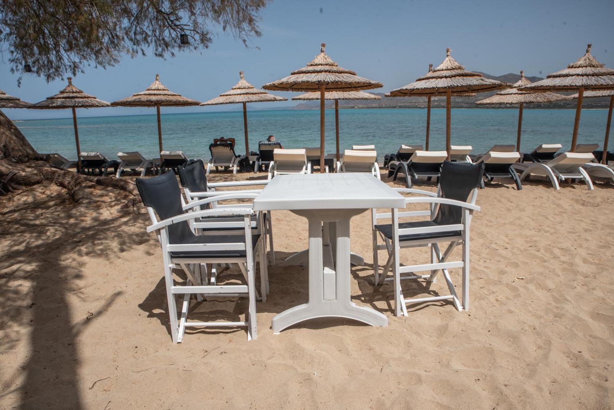 Coralli Rooms & Restaurant 엘라포니소스 외부 사진